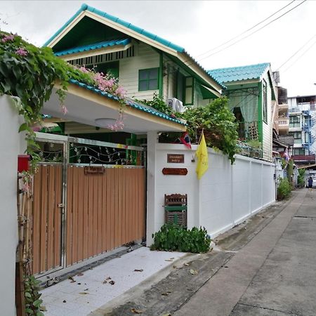 Baan Tepa Boutique House Bed & Breakfast Bangkok Dış mekan fotoğraf